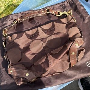 Coach handbag in great condition. Used. Brown